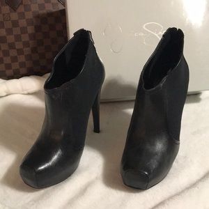 Jessica Simpson boot